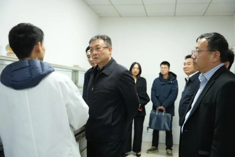 山東省供銷(xiāo)合作社聯(lián)合社黨組書(shū)記、理事會(huì)主任張傳忠一行蒞臨公司調(diào)研交流