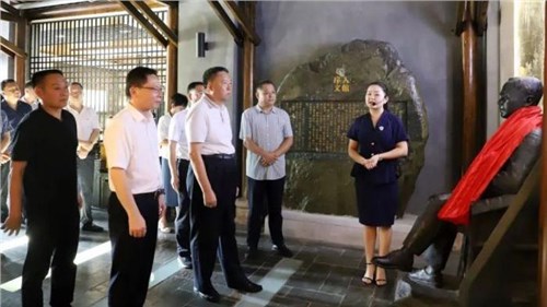 湖南省政協(xié)主席、黨組書記毛萬春一行來集團(tuán)白沙溪茶廠考察調(diào)研