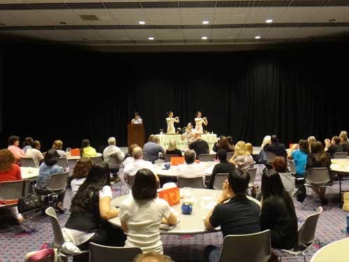 法國巴黎國際博覽會(huì)暨湖湘非遺文化展于法國巴黎隆重舉行 法國巴黎國際博覽會(huì)暨湖湘非遺文化展于法國巴黎隆重舉行